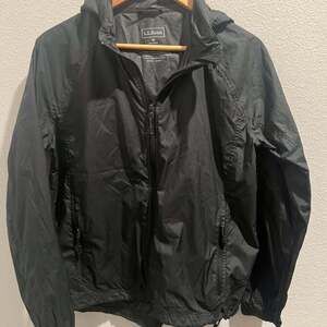 L.L.Bean Women's Light and Airy Windbreaker